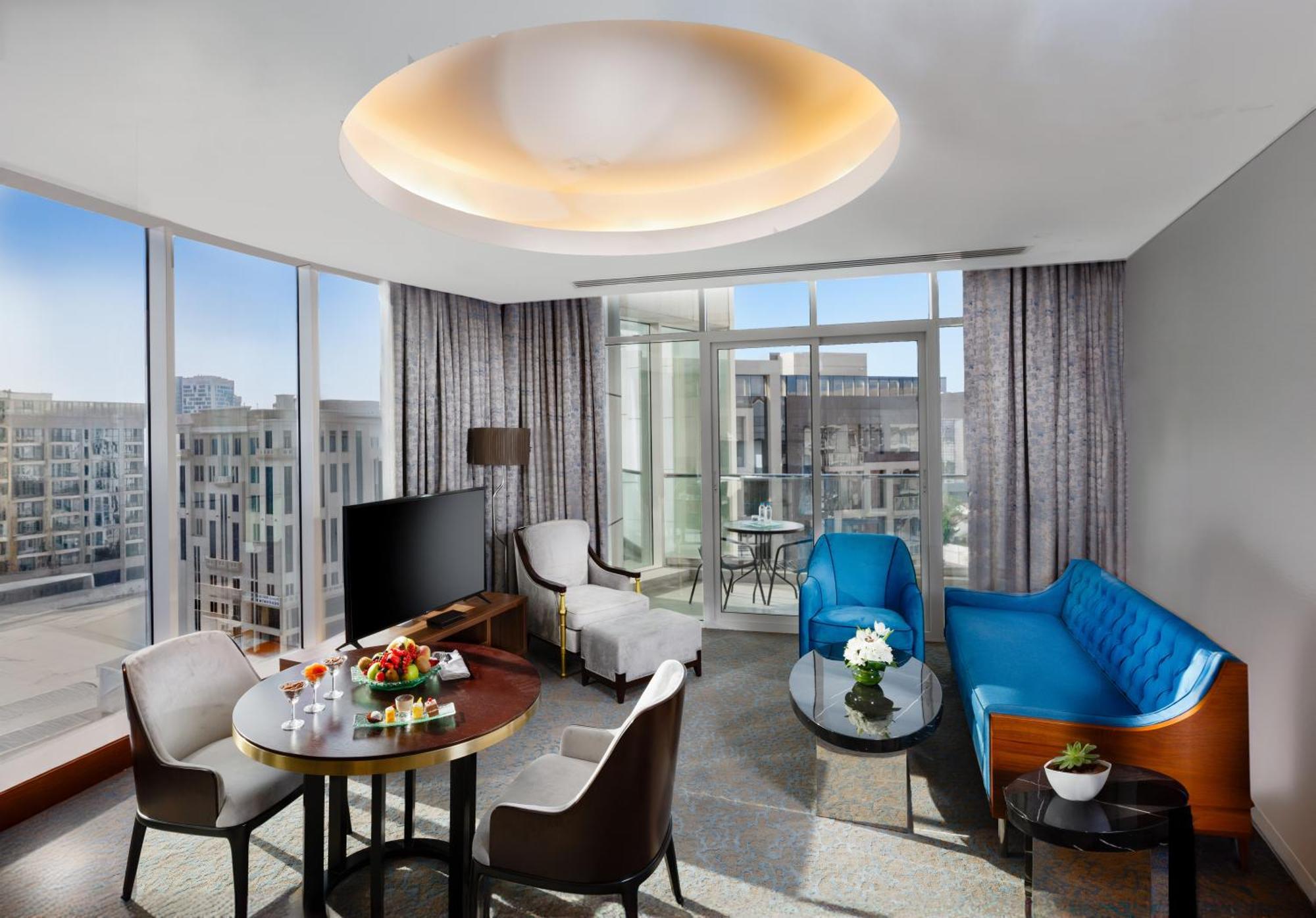 Millennium Place Doha Ngoại thất bức ảnh A suite at the hotel