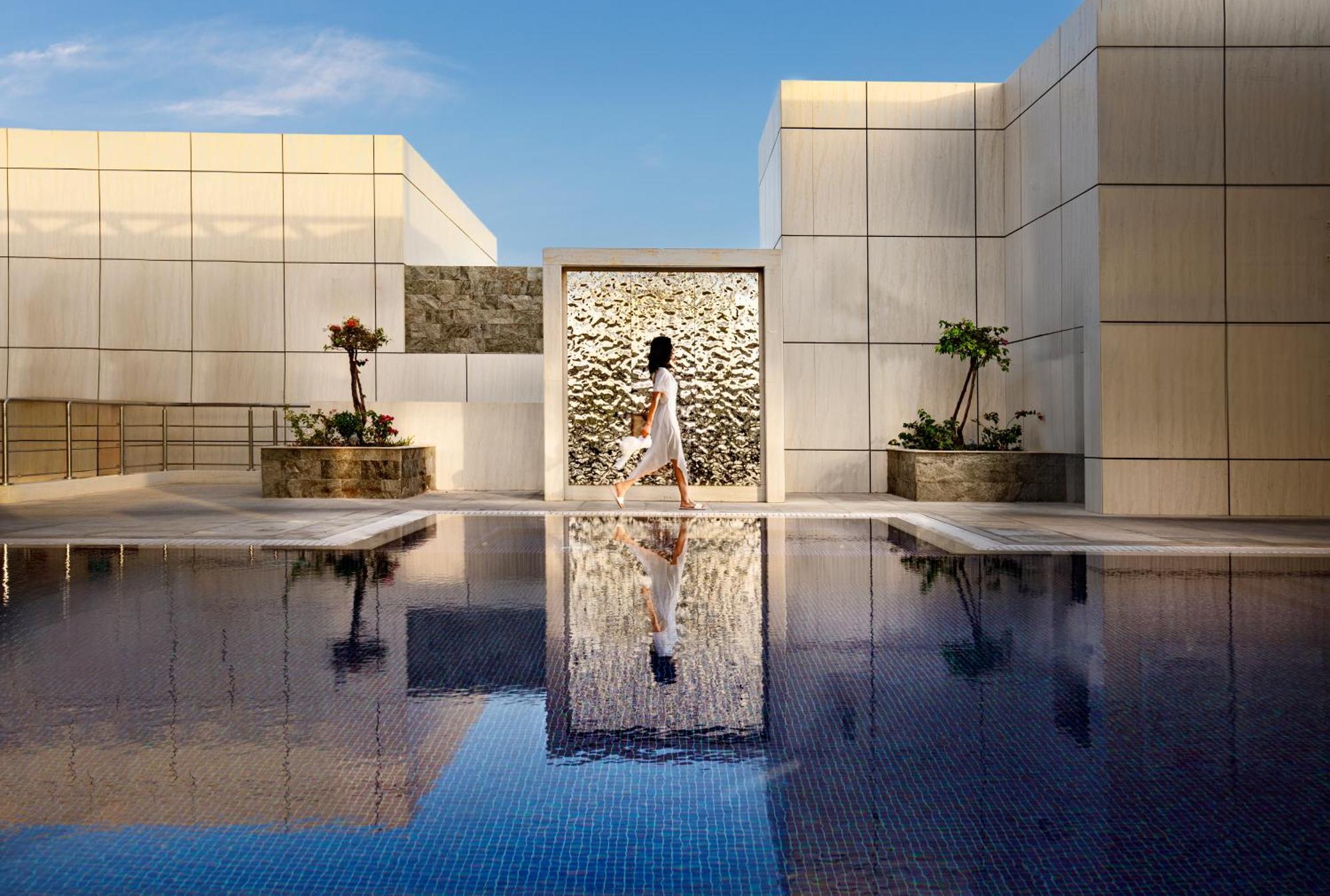 Millennium Place Doha Ngoại thất bức ảnh The pool at the hotel