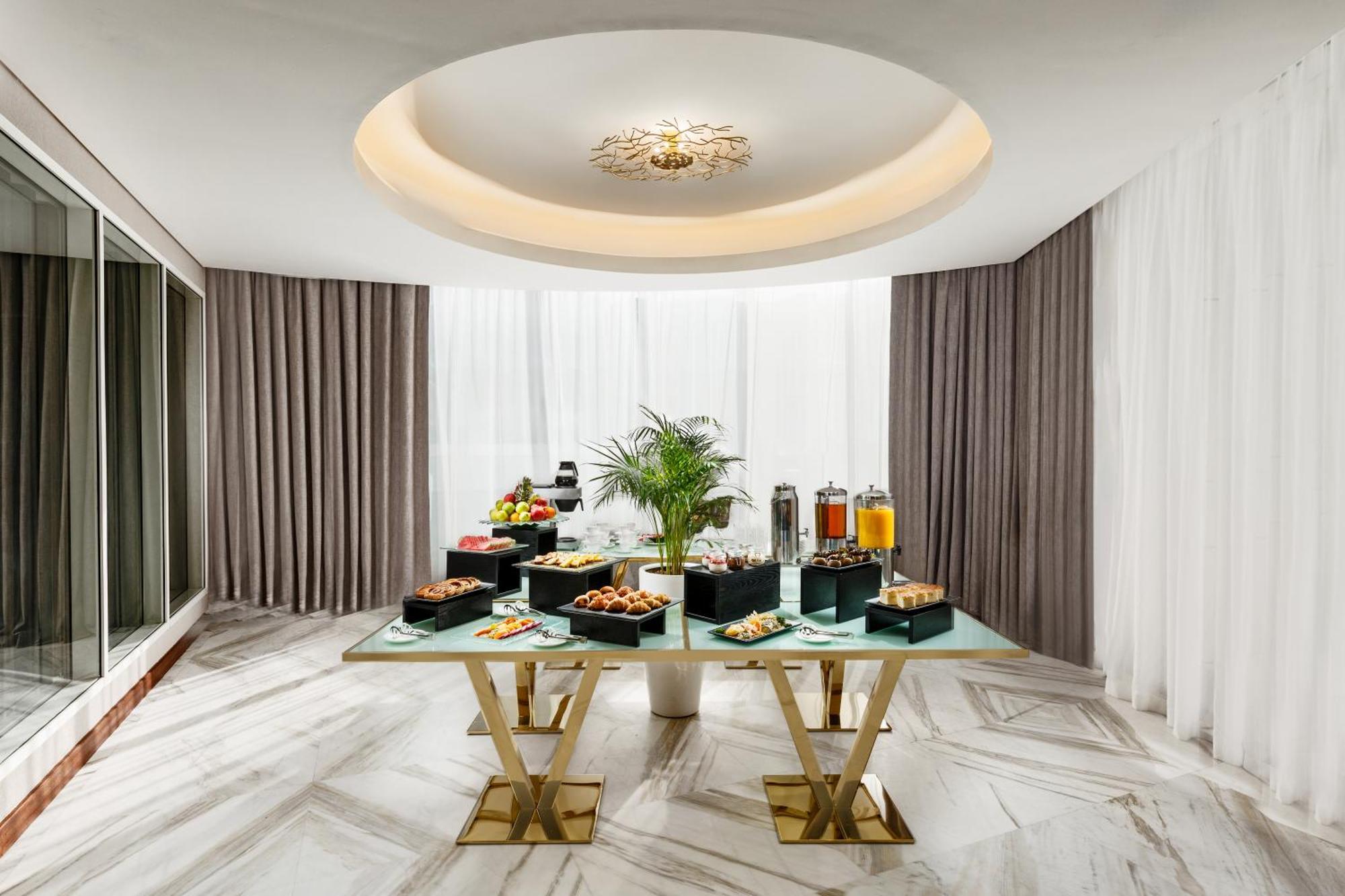 Millennium Place Doha Ngoại thất bức ảnh The Club at The Westin Dubai