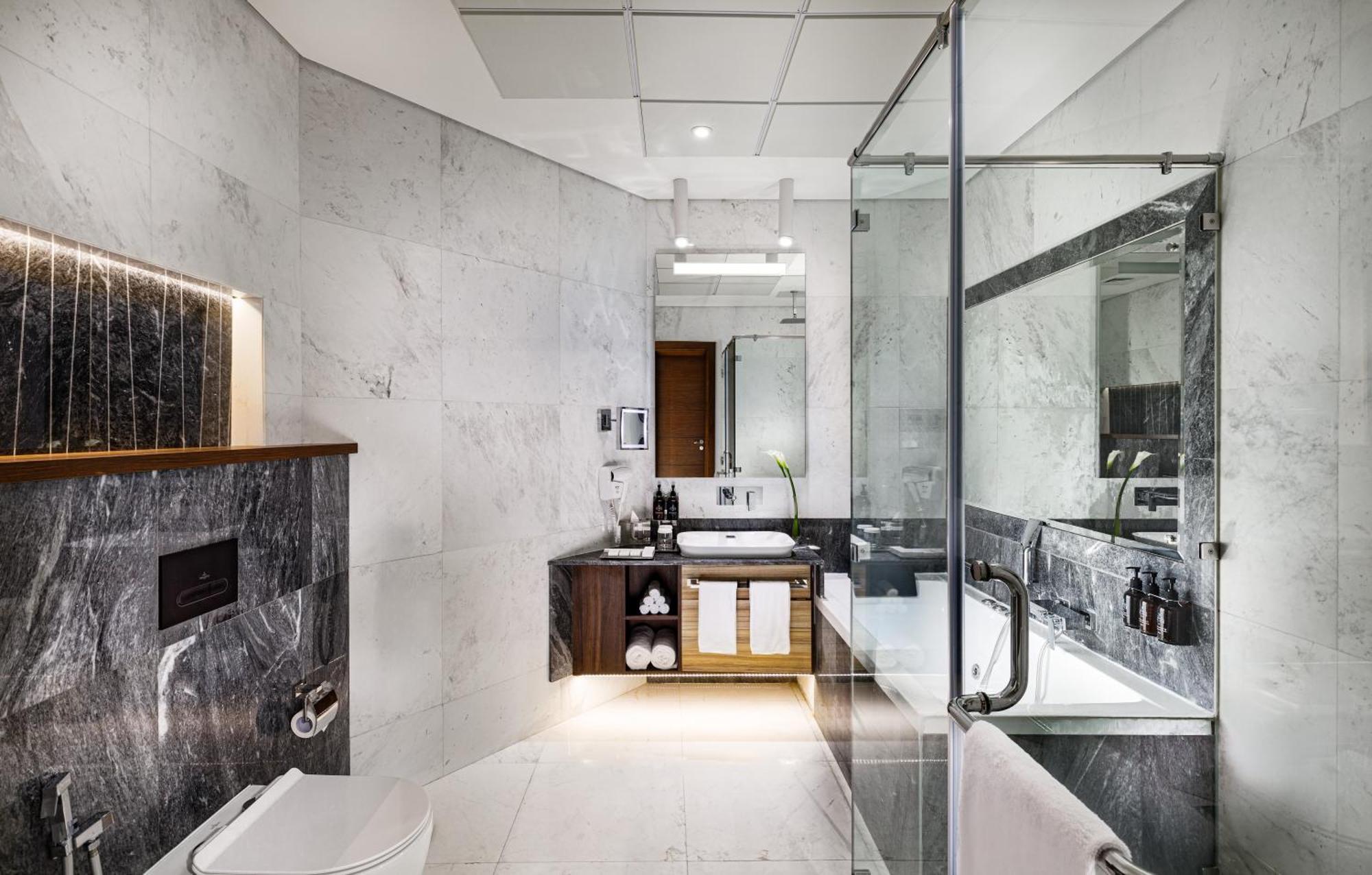 Millennium Place Doha Ngoại thất bức ảnh Bathroom